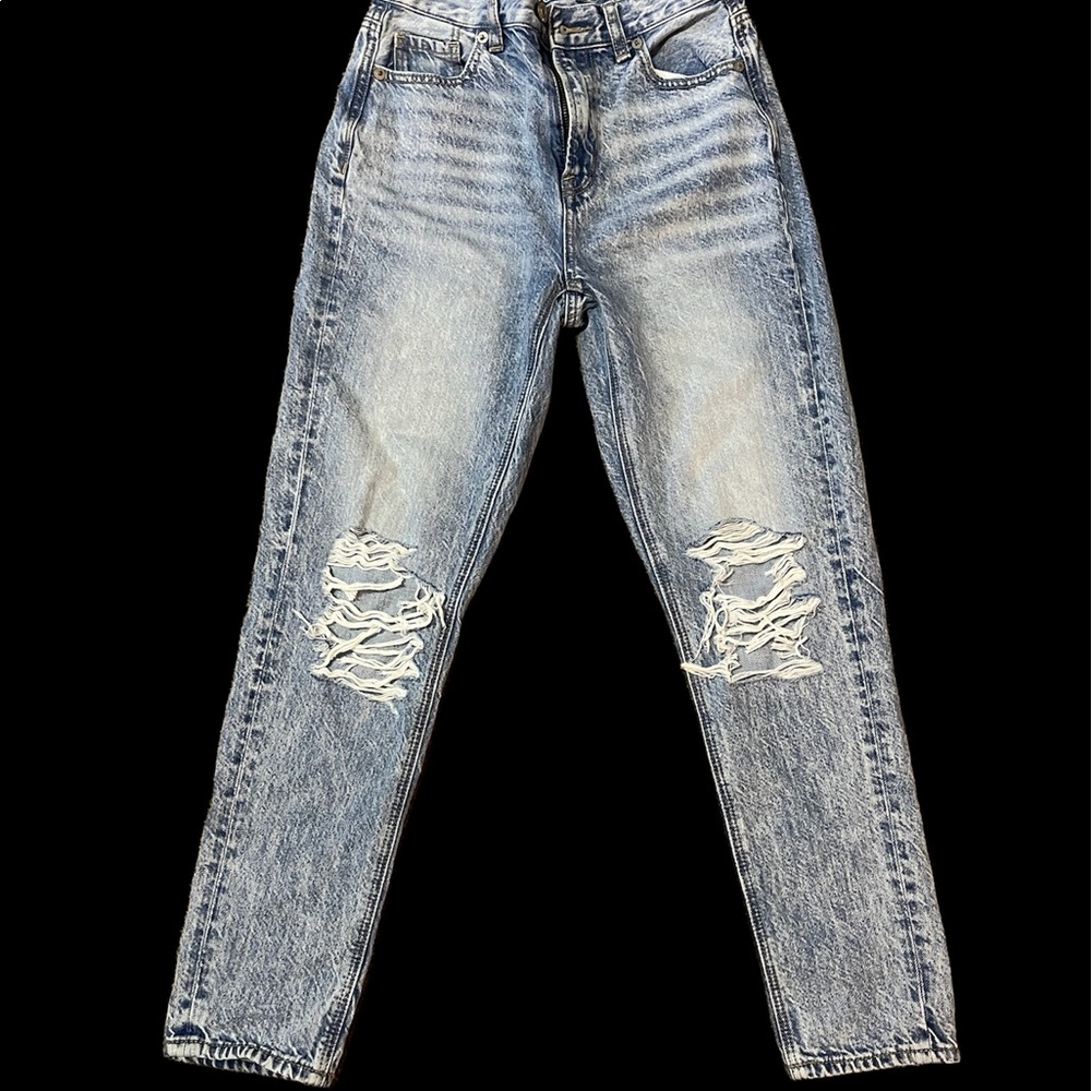 American Eagle Outfitters Mom Jean
